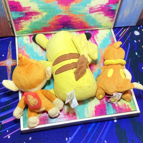 POKEMON TOYS LOT MIXED COLLECTIBLE TOY LOT - PIKACHU , EEVEE , RAYQUAZA + MORE - Picture 2 of 7